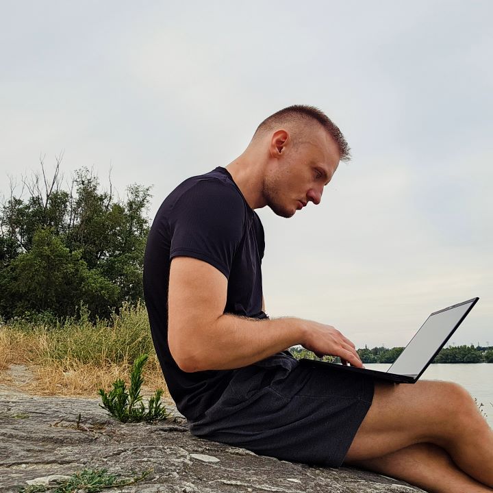 Photo of Alex Andrasi